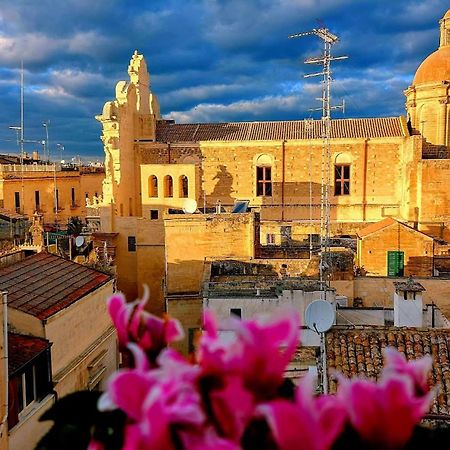Attico Barocco Bed & Breakfast Lecce Bagian luar foto