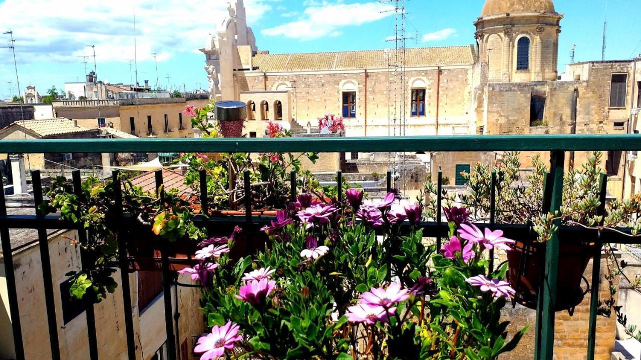 Attico Barocco Bed & Breakfast Lecce Bagian luar foto