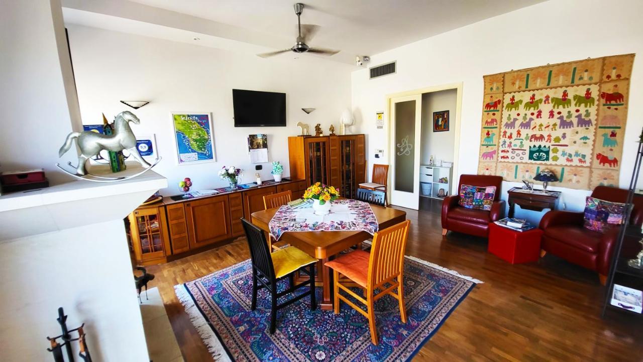 Attico Barocco Bed & Breakfast Lecce Bagian luar foto