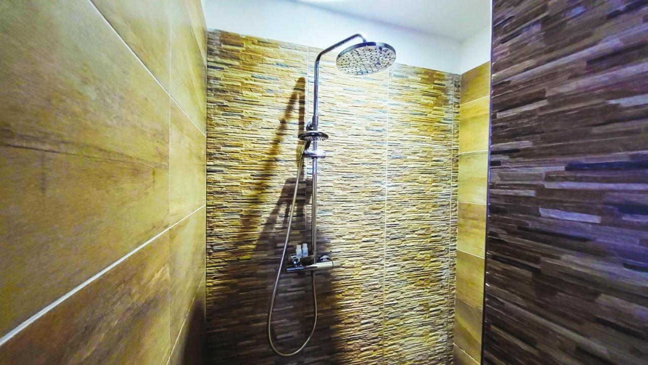 Attico Barocco Bed & Breakfast Lecce Bagian luar foto