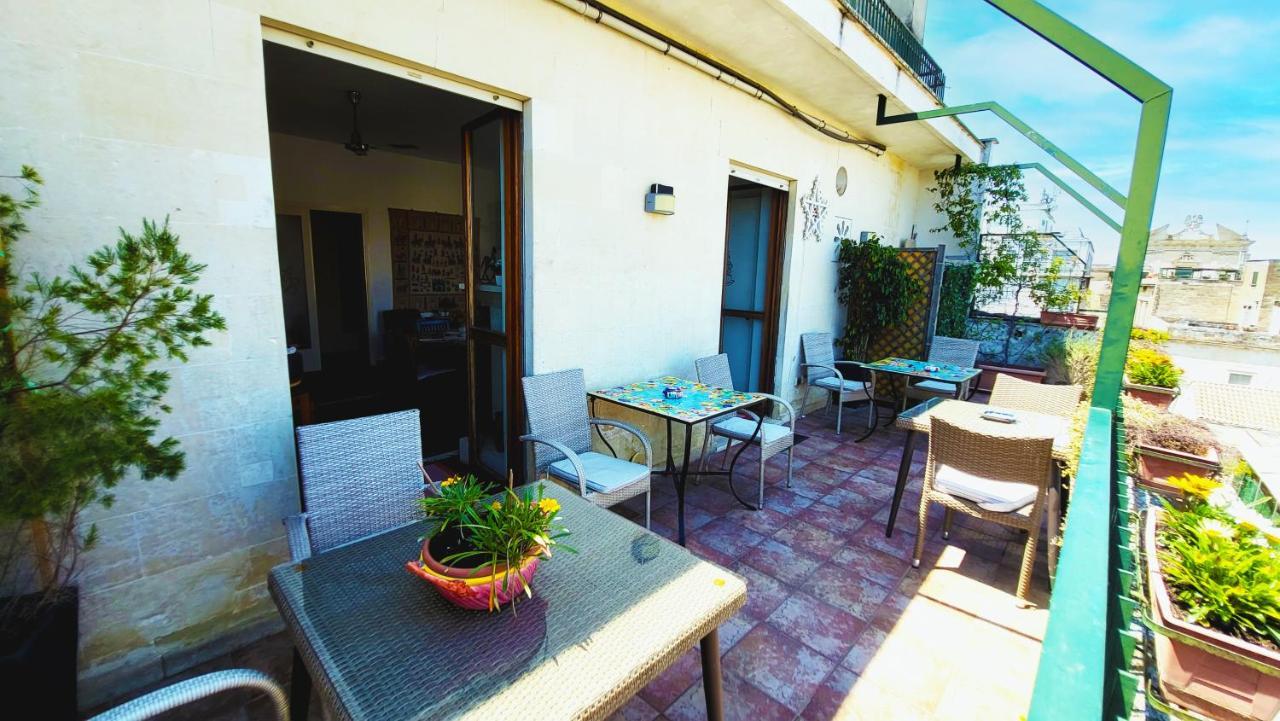 Attico Barocco Bed & Breakfast Lecce Bagian luar foto