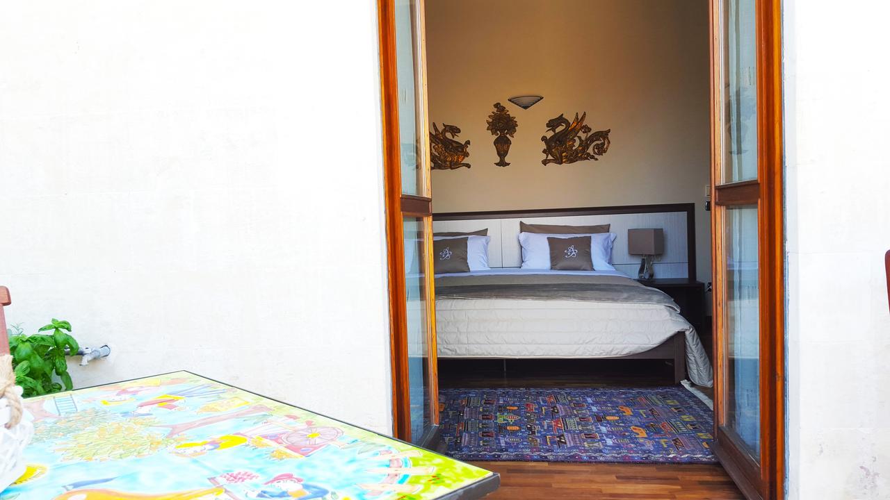Attico Barocco Bed & Breakfast Lecce Bagian luar foto