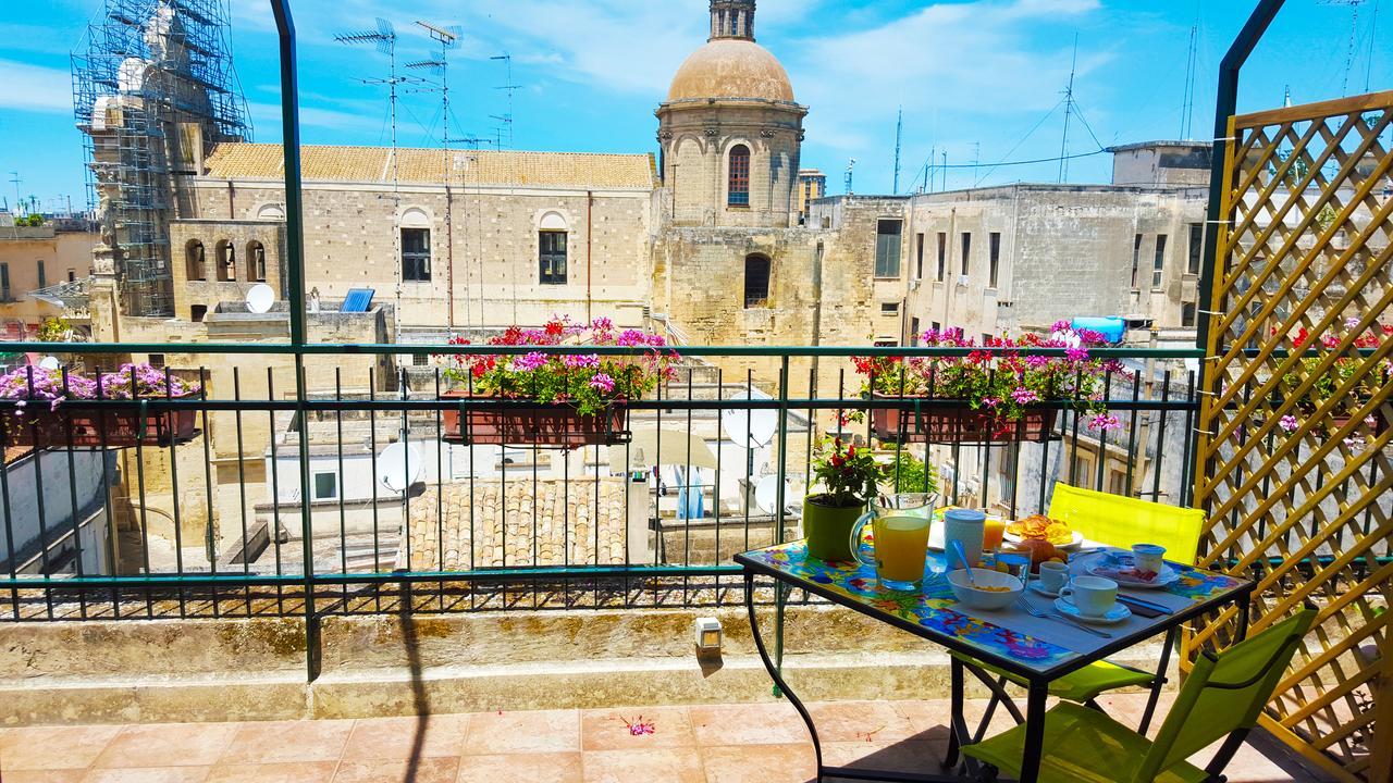Attico Barocco Bed & Breakfast Lecce Bagian luar foto