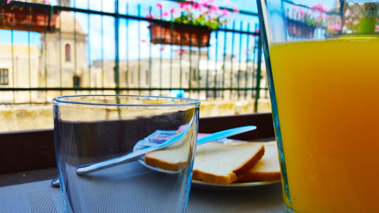 Attico Barocco Bed & Breakfast Lecce Bagian luar foto